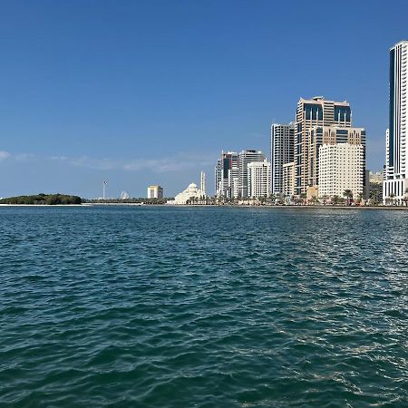 Holiday Home 2 Bedrooms Apartment For Family Only Sharjah Bagian luar foto