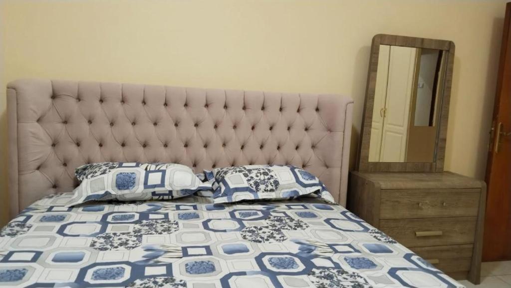 Holiday Home 2 Bedrooms Apartment For Family Only Sharjah Bagian luar foto