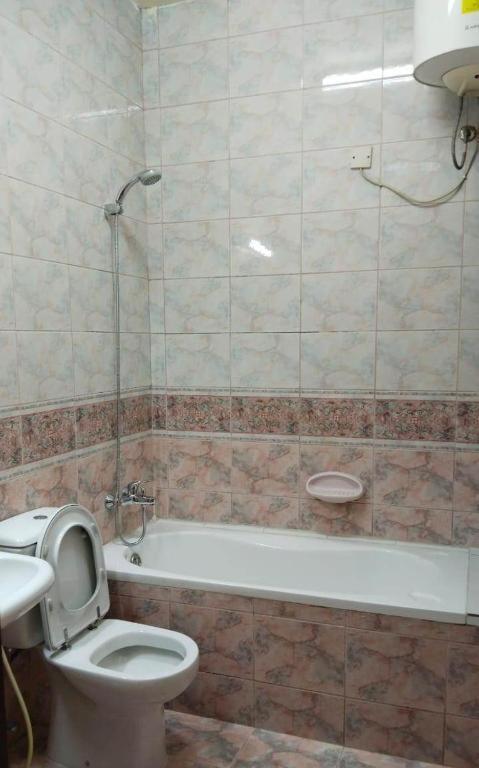 Holiday Home 2 Bedrooms Apartment For Family Only Sharjah Bagian luar foto