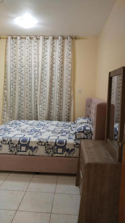 Holiday Home 2 Bedrooms Apartment For Family Only Sharjah Bagian luar foto