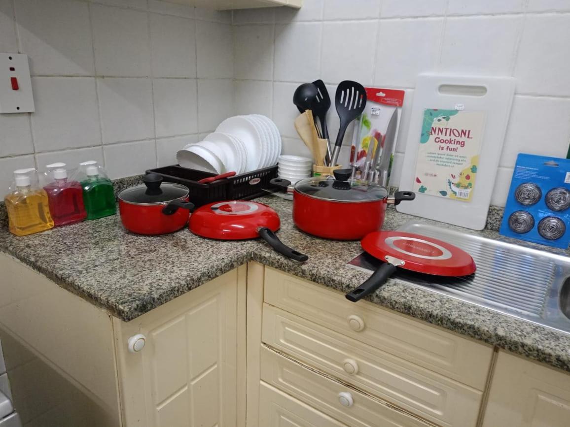 Holiday Home 2 Bedrooms Apartment For Family Only Sharjah Bagian luar foto